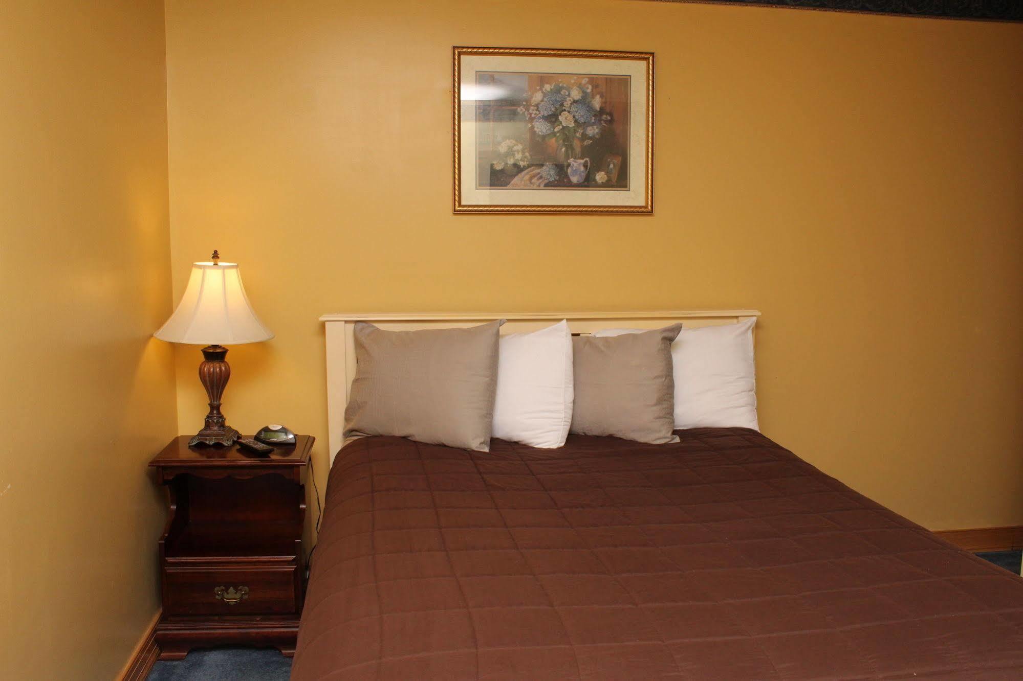 Motel Blue Spruce