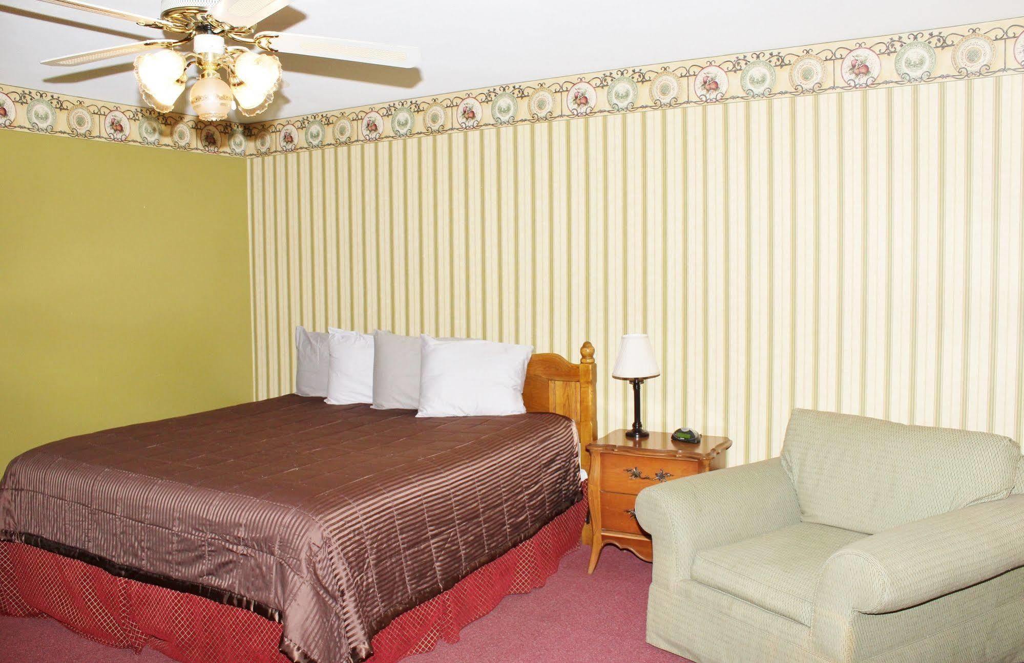 Blue Spruce Motel Massena