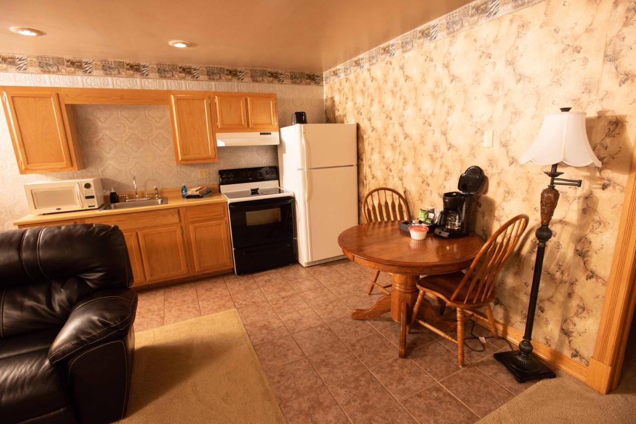 Blue Spruce Motel 2*